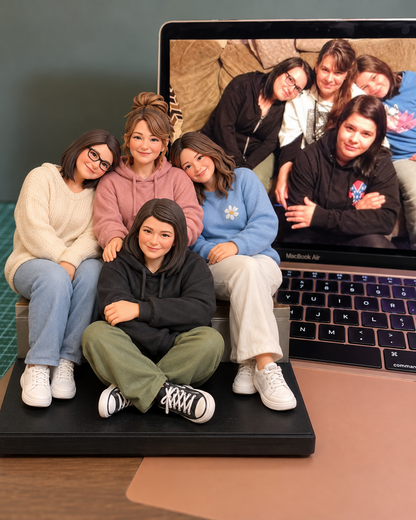 Custom Family Statue – Personalized 3D Family Figurines from Photo